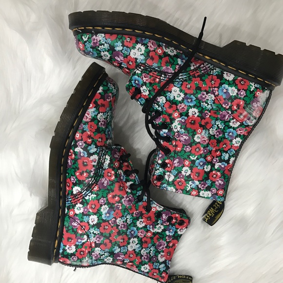 Doc martens Shoes - Floral doc martens size 8